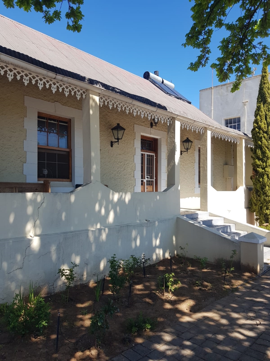 9 Bedroom Property for Sale in Uniondale Western Cape